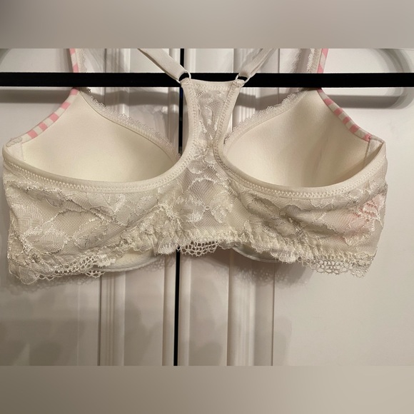 Gently Used Size 34D Victoria’s Secret Body by Victoria Bra - Picture 3 of 11